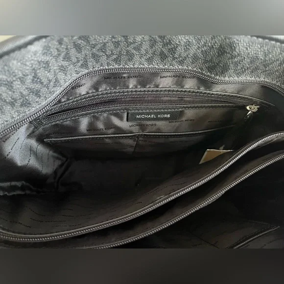 🖤Michael Kors Signature Black Tote Bag🖤 - Picture 11 of 14